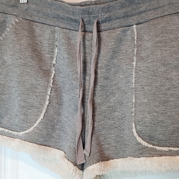 PJ Salvage Gray Plush Fleece Sherpa Lined Drawstring Lounge Shorts L - Picture 4 of 8